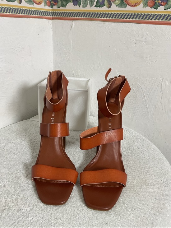 Madden Girl Shoes - Madden Girl Clyde Cognac Tan Strappy Stacked Block Heel Sandals Size 9.5M